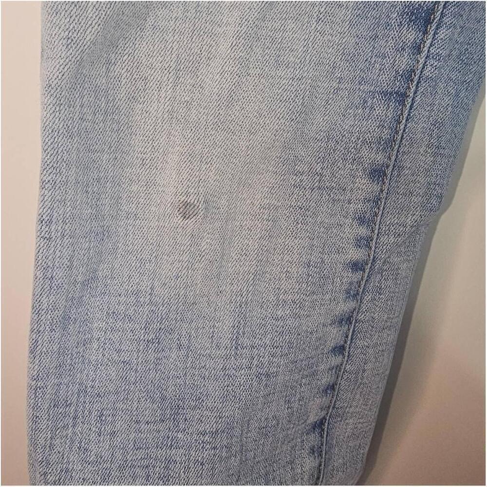Good American GLRE075T Light Wash Destroyed Hem High-Rise Skinny Jeans 4/27 - Picture 9 of 10